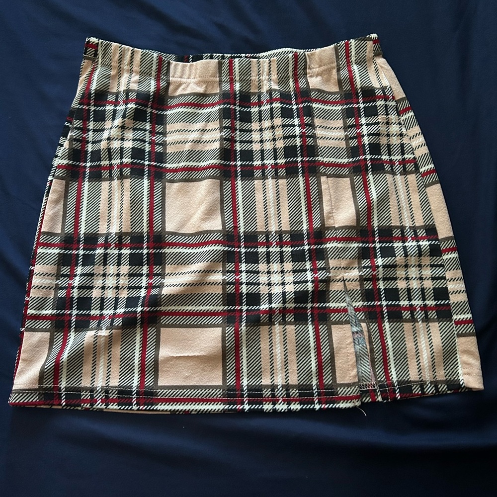 Plaid Beige and Black Women's Skirt - Picture 1 of 4